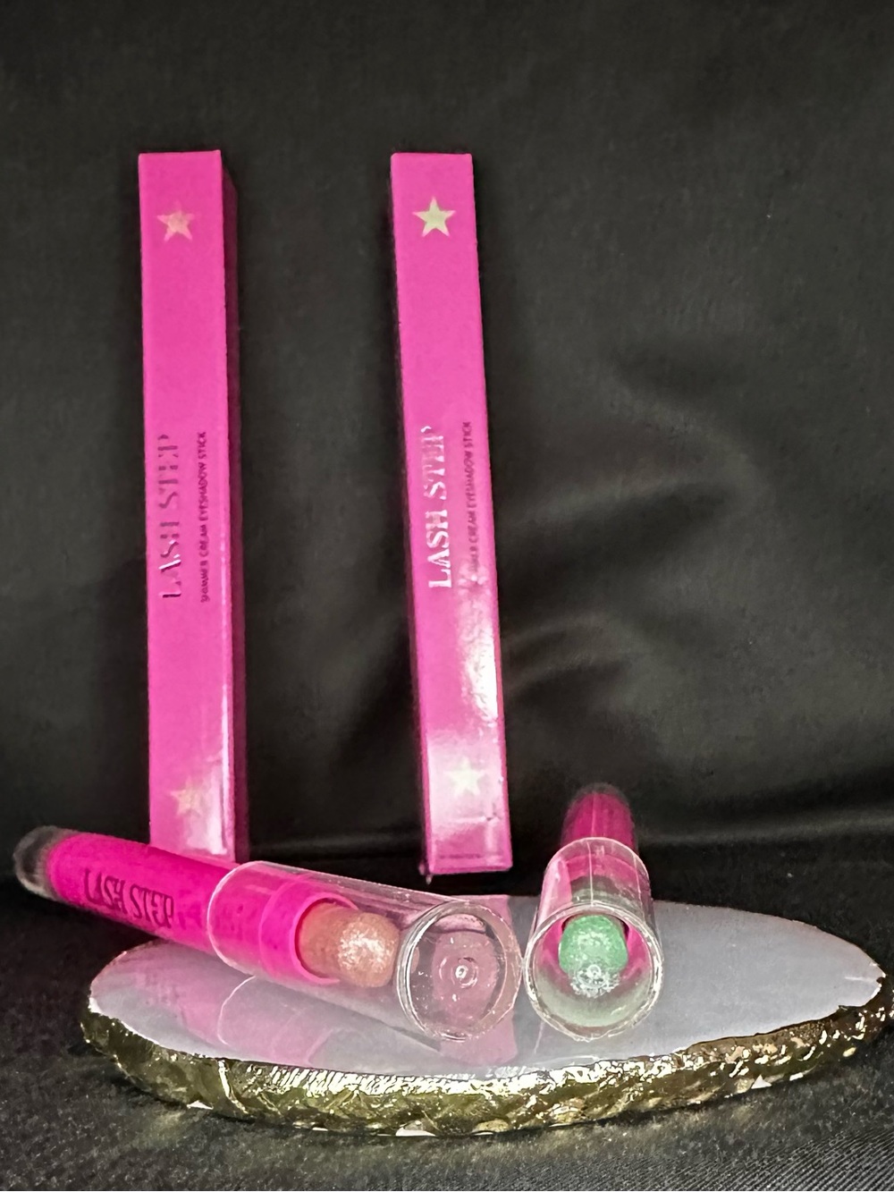 LASH STEP SHIMMERY CREAM EYESHADOW STICKS W/BLENDING BRUSH - BRAND NEW SEALED!
